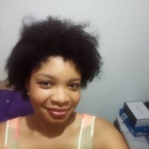 Meet your Posher, Carine